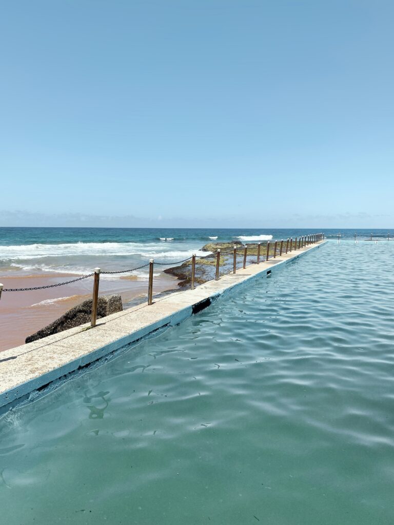 Best rock pools in Cronulla Sydney at low tide with clear blue water
